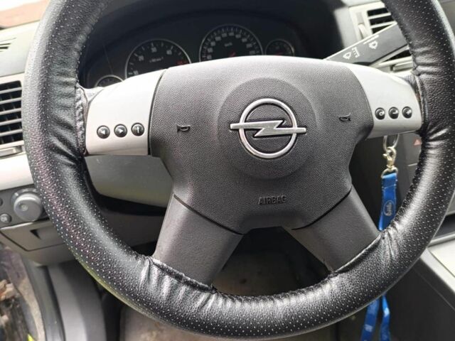 Синий Опель Вектра, объемом двигателя 2.2 л и пробегом 150 тыс. км за 2000 $, фото 4 на Automoto.ua