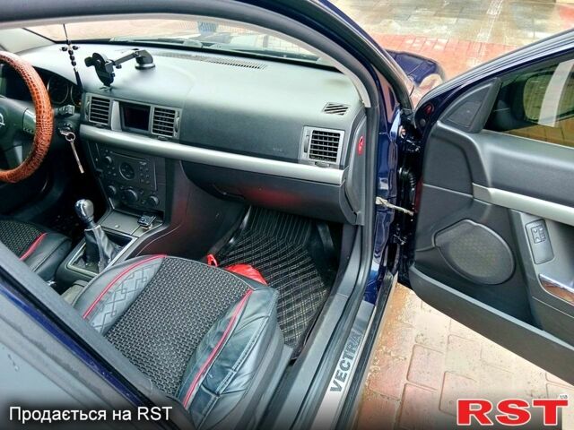 Синий Опель Вектра, объемом двигателя 1.8 л и пробегом 267 тыс. км за 4500 $, фото 5 на Automoto.ua