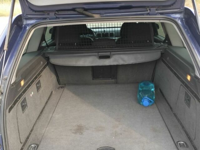 Синий Опель Вектра, объемом двигателя 2 л и пробегом 300 тыс. км за 4200 $, фото 6 на Automoto.ua