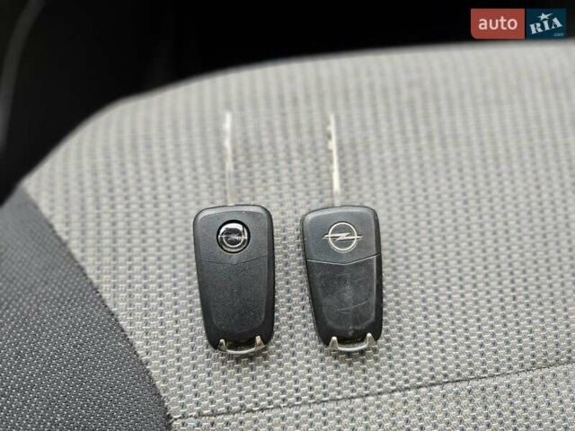 Синий Опель Вектра, объемом двигателя 2.17 л и пробегом 350 тыс. км за 3999 $, фото 35 на Automoto.ua