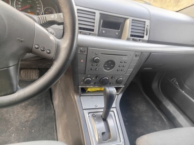 Синий Опель Вектра, объемом двигателя 2.2 л и пробегом 300 тыс. км за 4500 $, фото 3 на Automoto.ua