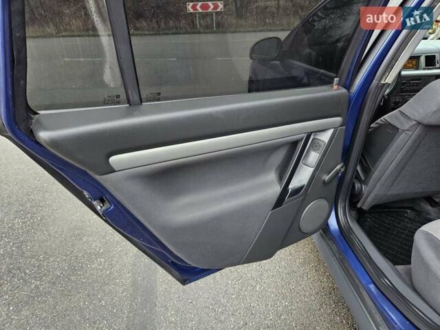 Синий Опель Вектра, объемом двигателя 2.17 л и пробегом 350 тыс. км за 3999 $, фото 25 на Automoto.ua