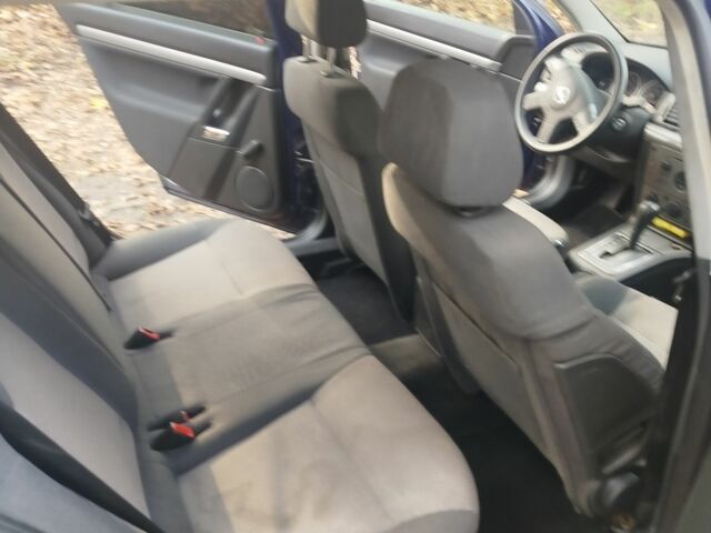 Синий Опель Вектра, объемом двигателя 2.2 л и пробегом 300 тыс. км за 4500 $, фото 7 на Automoto.ua