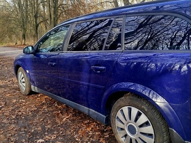 Синий Опель Вектра, объемом двигателя 2.2 л и пробегом 300 тыс. км за 4500 $, фото 2 на Automoto.ua