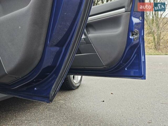 Синий Опель Вектра, объемом двигателя 2.17 л и пробегом 350 тыс. км за 3999 $, фото 19 на Automoto.ua