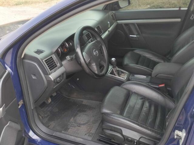 Синий Опель Вектра, объемом двигателя 2 л и пробегом 300 тыс. км за 4200 $, фото 5 на Automoto.ua