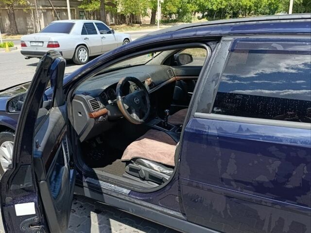 Синій Опель Вектра, об'ємом двигуна 2 л та пробігом 315 тис. км за 4400 $, фото 5 на Automoto.ua