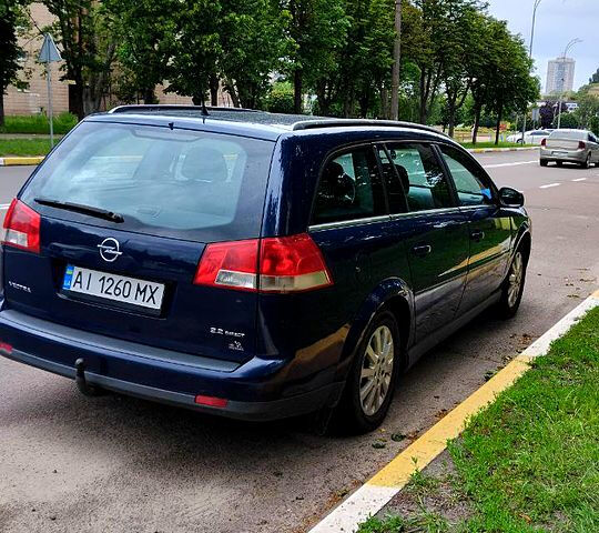 Синий Опель Вектра, объемом двигателя 2.2 л и пробегом 221 тыс. км за 4500 $, фото 2 на Automoto.ua