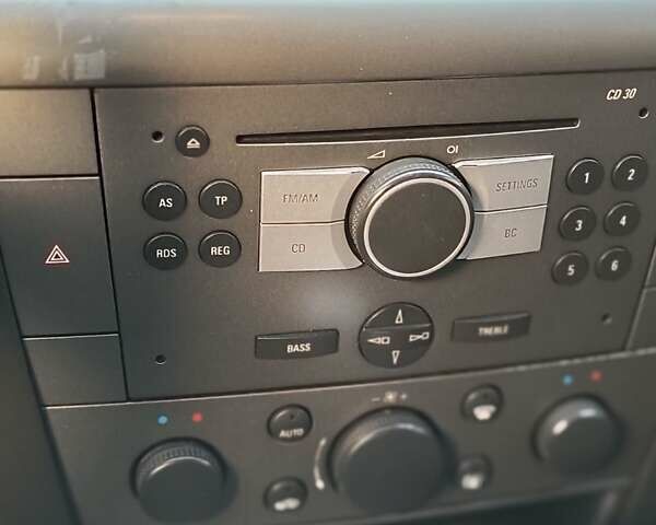 Синий Опель Вектра, объемом двигателя 2.2 л и пробегом 348 тыс. км за 4200 $, фото 15 на Automoto.ua