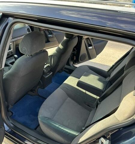 Синий Опель Вектра, объемом двигателя 1.9 л и пробегом 366 тыс. км за 2950 $, фото 12 на Automoto.ua