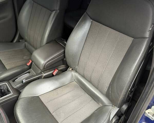 Синий Опель Вектра, объемом двигателя 2 л и пробегом 428 тыс. км за 4250 $, фото 20 на Automoto.ua