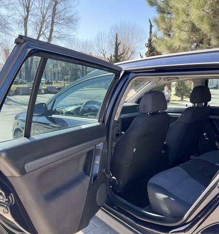 Синий Опель Вектра, объемом двигателя 1.91 л и пробегом 320 тыс. км за 3300 $, фото 4 на Automoto.ua