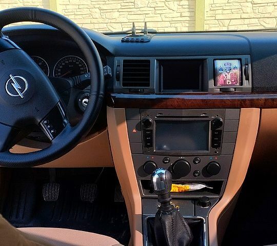 Синий Опель Вектра, объемом двигателя 2 л и пробегом 399 тыс. км за 5100 $, фото 1 на Automoto.ua