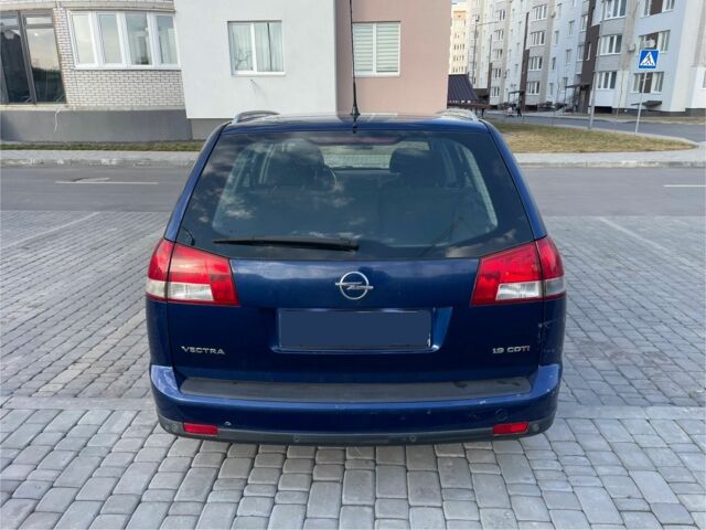 Синий Опель Вектра, объемом двигателя 1.9 л и пробегом 250 тыс. км за 1899 $, фото 4 на Automoto.ua