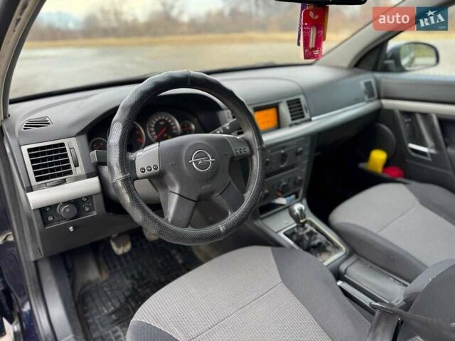 Синий Опель Вектра, объемом двигателя 1.9 л и пробегом 310 тыс. км за 2999 $, фото 11 на Automoto.ua