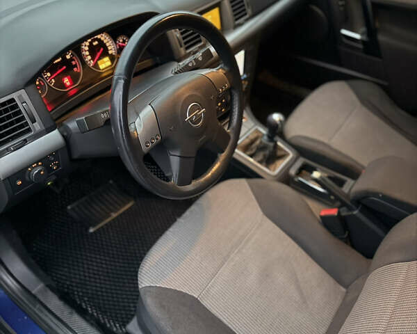 Синій Опель Вектра, об'ємом двигуна 1.8 л та пробігом 330 тис. км за 3950 $, фото 4 на Automoto.ua