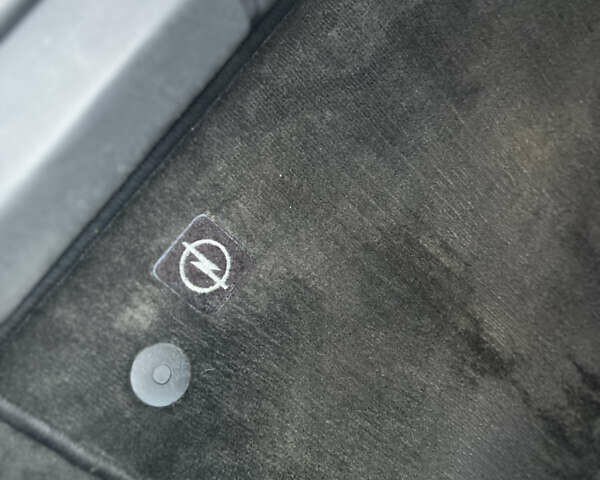 Синій Опель Вектра, об'ємом двигуна 1.91 л та пробігом 395 тис. км за 3800 $, фото 52 на Automoto.ua