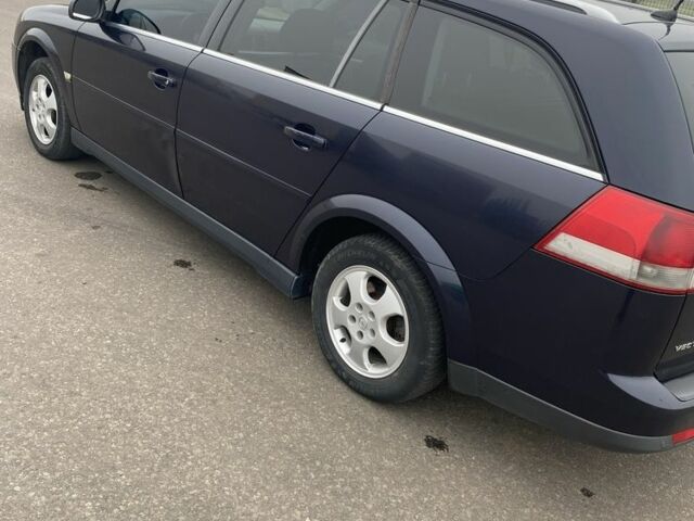 Синий Опель Вектра, объемом двигателя 1.9 л и пробегом 217 тыс. км за 4900 $, фото 10 на Automoto.ua