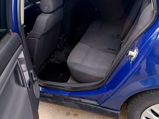 Синій Опель Вектра, об'ємом двигуна 1.9 л та пробігом 255 тис. км за 5500 $, фото 6 на Automoto.ua