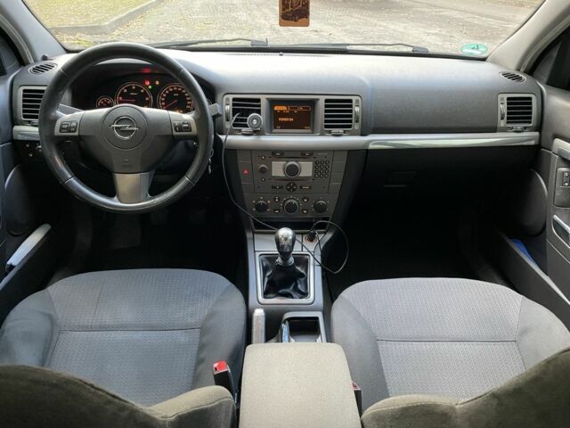 Синий Опель Вектра, объемом двигателя 1.9 л и пробегом 344 тыс. км за 4800 $, фото 19 на Automoto.ua