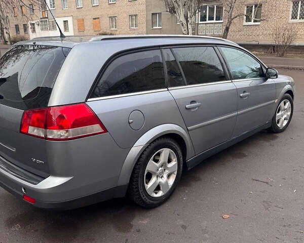 Синий Опель Вектра, объемом двигателя 1.9 л и пробегом 213 тыс. км за 2450 $, фото 4 на Automoto.ua