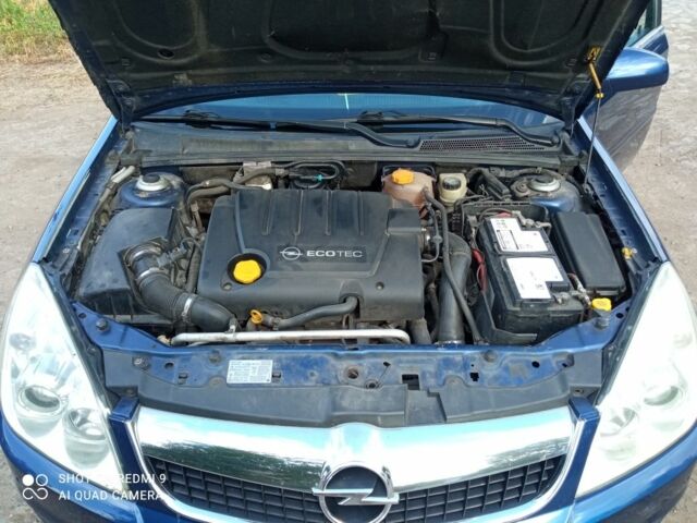 Синий Опель Вектра, объемом двигателя 1.9 л и пробегом 285 тыс. км за 5400 $, фото 4 на Automoto.ua