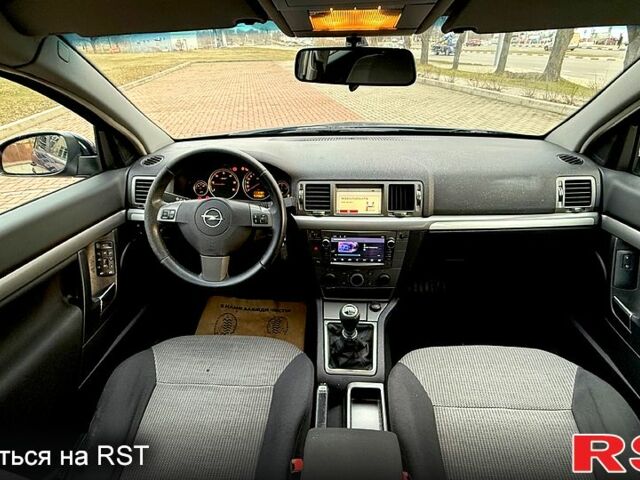 Синий Опель Вектра, объемом двигателя 1.9 л и пробегом 220 тыс. км за 4700 $, фото 5 на Automoto.ua