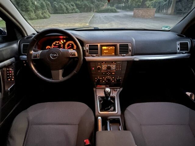 Синий Опель Вектра, объемом двигателя 1.9 л и пробегом 344 тыс. км за 4800 $, фото 14 на Automoto.ua