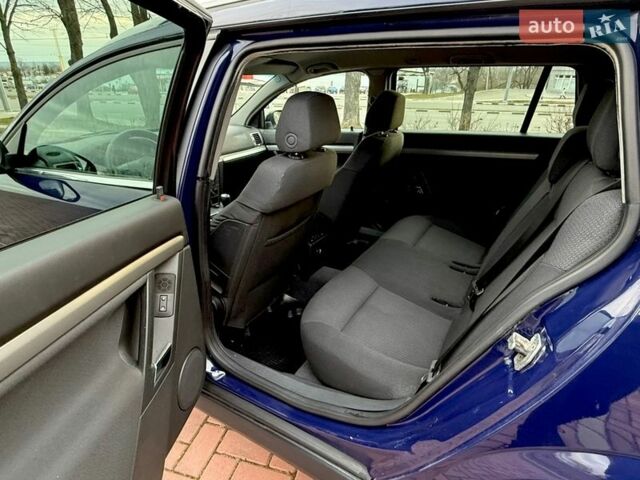 Синий Опель Вектра, объемом двигателя 1.91 л и пробегом 220 тыс. км за 4300 $, фото 18 на Automoto.ua