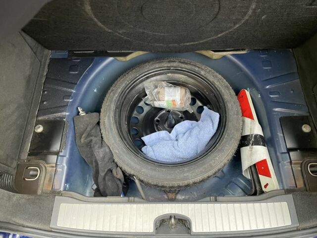 Синий Опель Вектра, объемом двигателя 1.9 л и пробегом 344 тыс. км за 4800 $, фото 20 на Automoto.ua