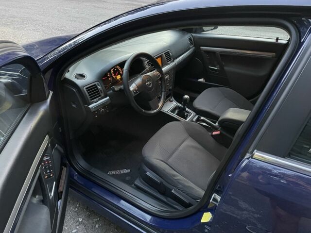 Синий Опель Вектра, объемом двигателя 1.9 л и пробегом 344 тыс. км за 4800 $, фото 8 на Automoto.ua