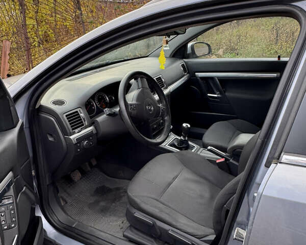 Синий Опель Вектра, объемом двигателя 1.9 л и пробегом 213 тыс. км за 2450 $, фото 7 на Automoto.ua