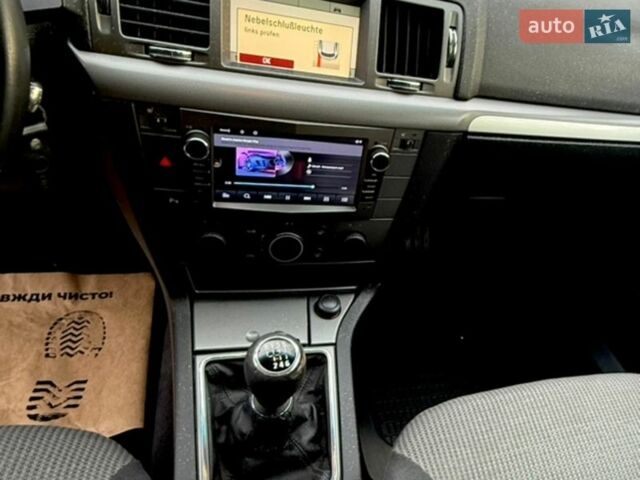 Синий Опель Вектра, объемом двигателя 1.91 л и пробегом 220 тыс. км за 4300 $, фото 33 на Automoto.ua