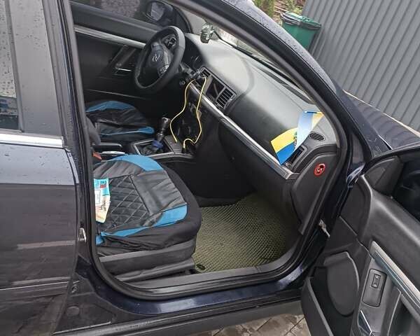 Синий Опель Вектра, объемом двигателя 1.9 л и пробегом 340 тыс. км за 3800 $, фото 10 на Automoto.ua