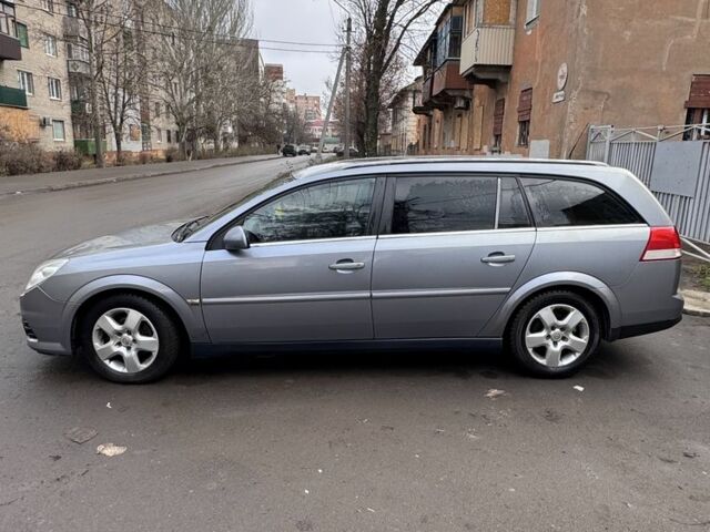 Синий Опель Вектра, объемом двигателя 1.9 л и пробегом 213 тыс. км за 2750 $, фото 3 на Automoto.ua