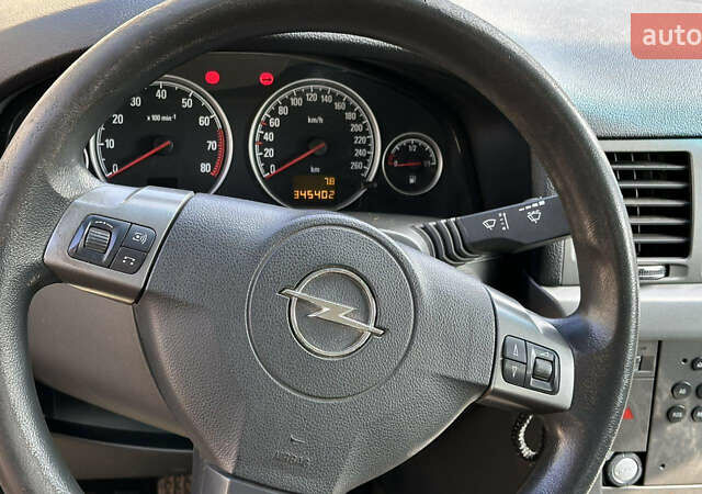 Синий Опель Вектра, объемом двигателя 2.2 л и пробегом 345 тыс. км за 4550 $, фото 8 на Automoto.ua