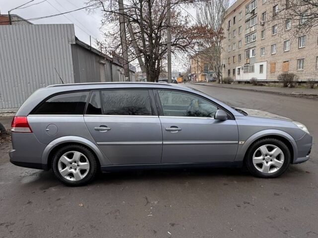 Синий Опель Вектра, объемом двигателя 1.9 л и пробегом 213 тыс. км за 2750 $, фото 4 на Automoto.ua