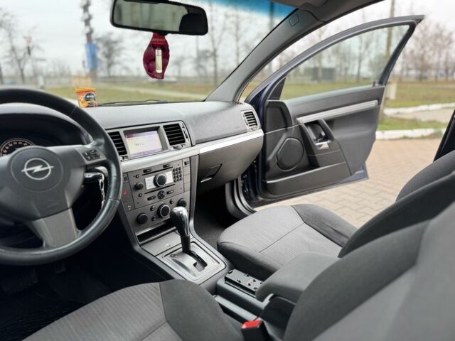 Синий Опель Вектра, объемом двигателя 1.9 л и пробегом 279 тыс. км за 2899 $, фото 6 на Automoto.ua