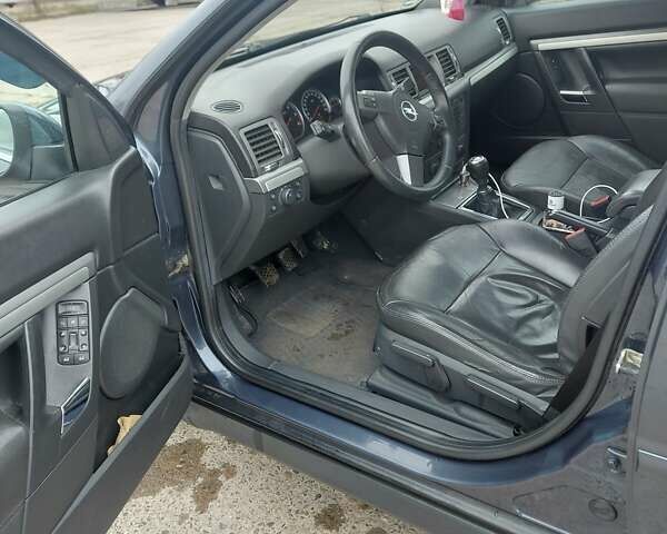 Синий Опель Вектра, объемом двигателя 1.91 л и пробегом 250 тыс. км за 5200 $, фото 2 на Automoto.ua