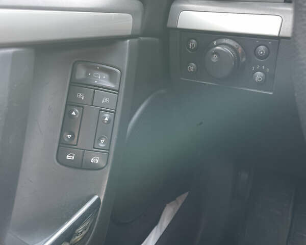 Синий Опель Вектра, объемом двигателя 1.9 л и пробегом 319 тыс. км за 5000 $, фото 22 на Automoto.ua