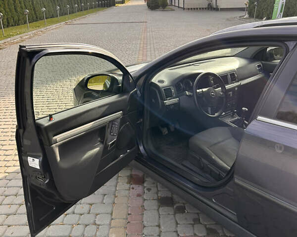 Синий Опель Вектра, объемом двигателя 1.9 л и пробегом 319 тыс. км за 5000 $, фото 13 на Automoto.ua