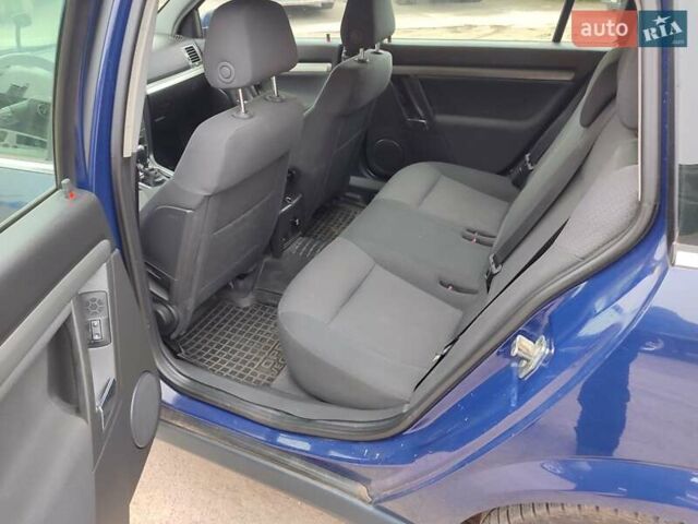 Синий Опель Вектра, объемом двигателя 2.2 л и пробегом 199 тыс. км за 3850 $, фото 20 на Automoto.ua