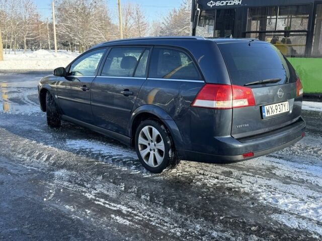 Синий Опель Вектра, объемом двигателя 1.9 л и пробегом 303 тыс. км за 2600 $, фото 3 на Automoto.ua