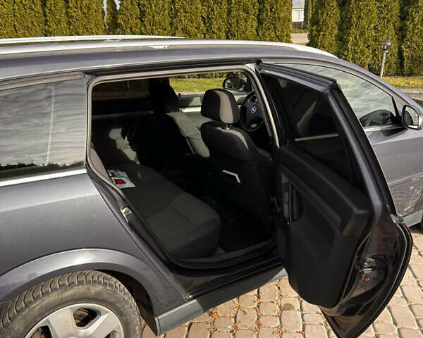 Синий Опель Вектра, объемом двигателя 1.9 л и пробегом 319 тыс. км за 5000 $, фото 11 на Automoto.ua