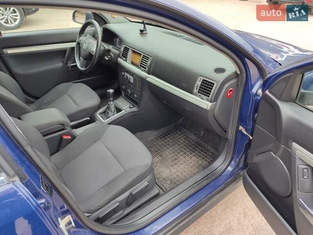 Синий Опель Вектра, объемом двигателя 2.2 л и пробегом 199 тыс. км за 3850 $, фото 17 на Automoto.ua