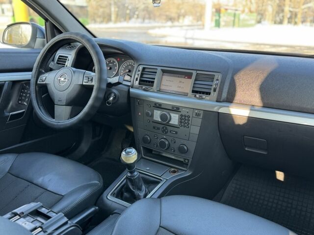 Синий Опель Вектра, объемом двигателя 1.9 л и пробегом 303 тыс. км за 2600 $, фото 5 на Automoto.ua