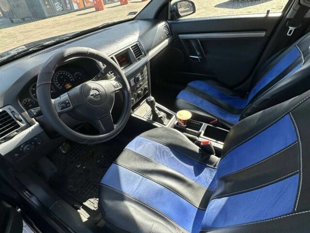 Синий Опель Вектра, объемом двигателя 0 л и пробегом 300 тыс. км за 2700 $, фото 4 на Automoto.ua