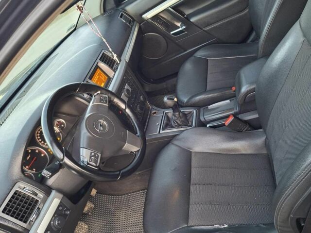 Синий Опель Вектра, объемом двигателя 1.9 л и пробегом 305 тыс. км за 3150 $, фото 2 на Automoto.ua