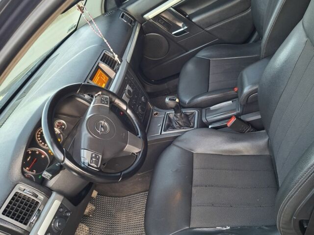 Синій Опель Вектра, об'ємом двигуна 1.9 л та пробігом 300 тис. км за 2750 $, фото 5 на Automoto.ua