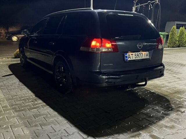 Синий Опель Вектра, объемом двигателя 1.9 л и пробегом 560 тыс. км за 2800 $, фото 1 на Automoto.ua